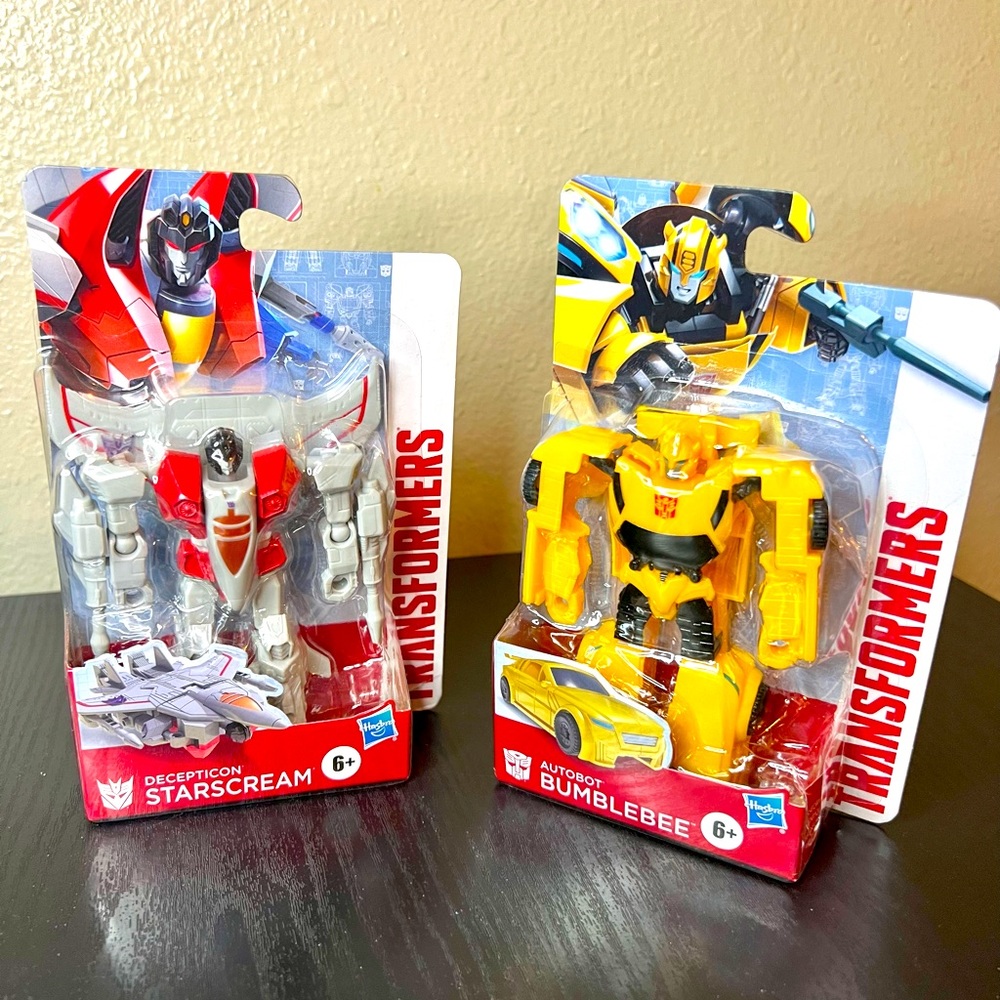 Hasbro brand Transformers Set Bumble Bee and Starscream